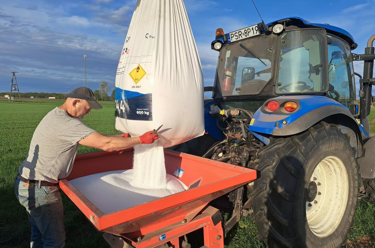 Rolnicy kupują tylko po 2 big bagi. Jakie są ceny nawozów w czerwcu 2026? [SONDA]