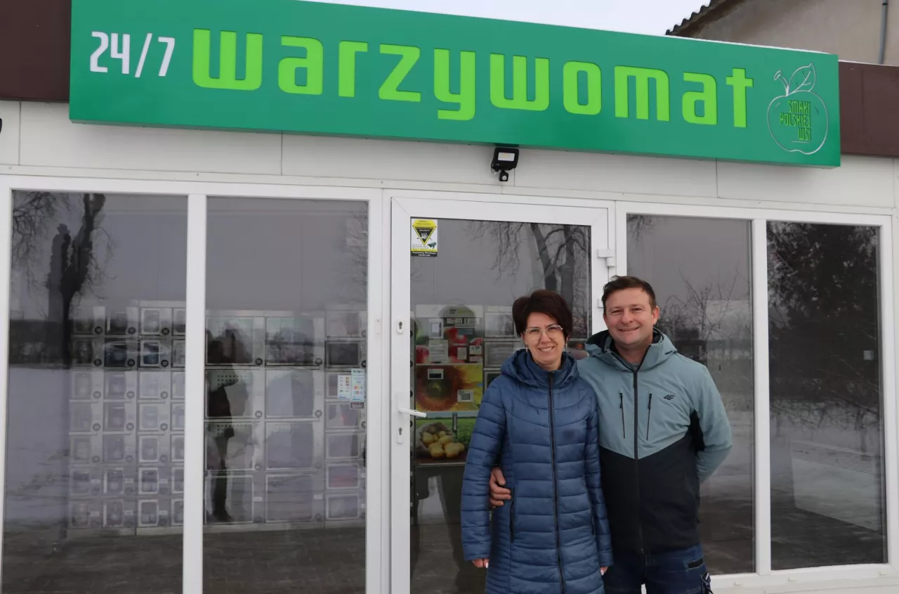 Kiedyś wracał z targu z pełnym autem. Dziś sprzedają plony 24 godziny na dobę