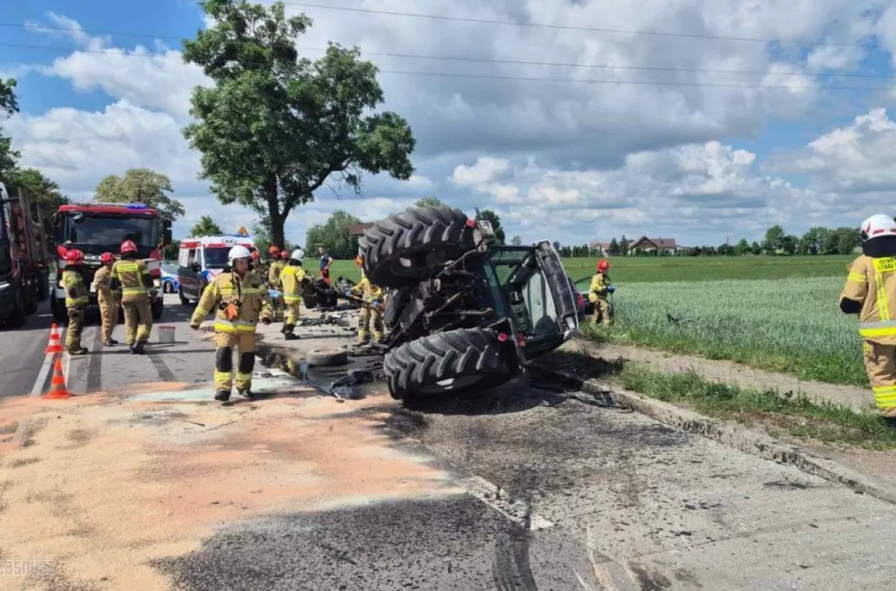 Ciągnik Lamborghini przewrócił się na bok. Ranne 3-letnie dziecko