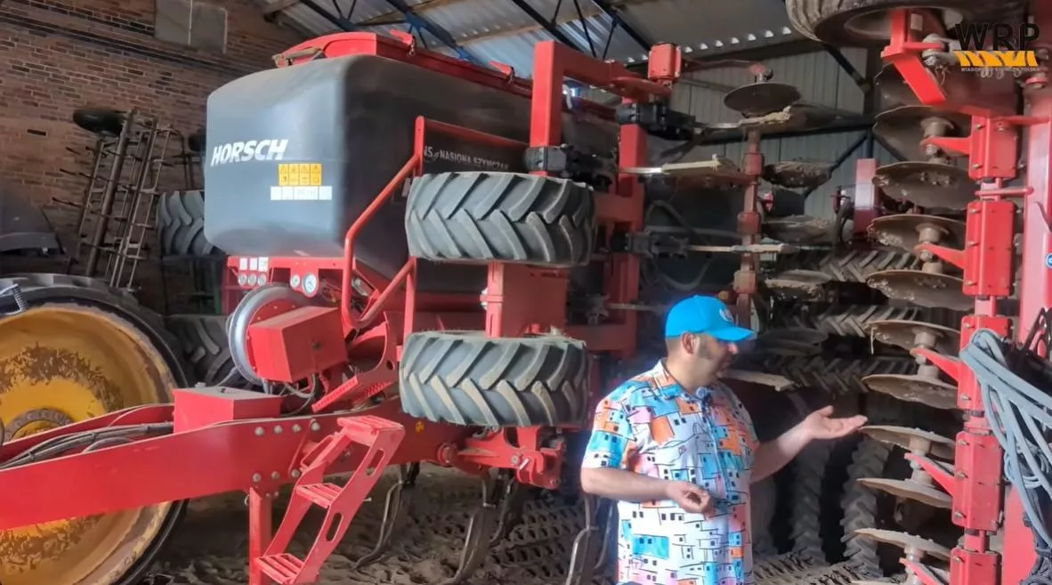 Kupił ciągnik gąsienicowy, ale pługa nie sprzedał. Ma swoje powody