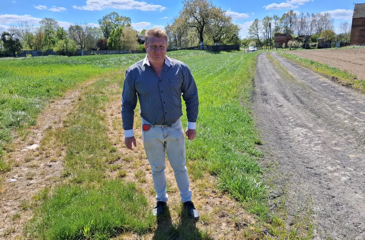 Siewnik ujawnił błąd gminy. Rolnik od lat walczy o swoje pole