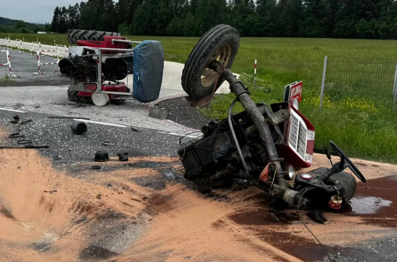 Ursus pękł na pół. Tak zakończył się jeden manewr na drodze