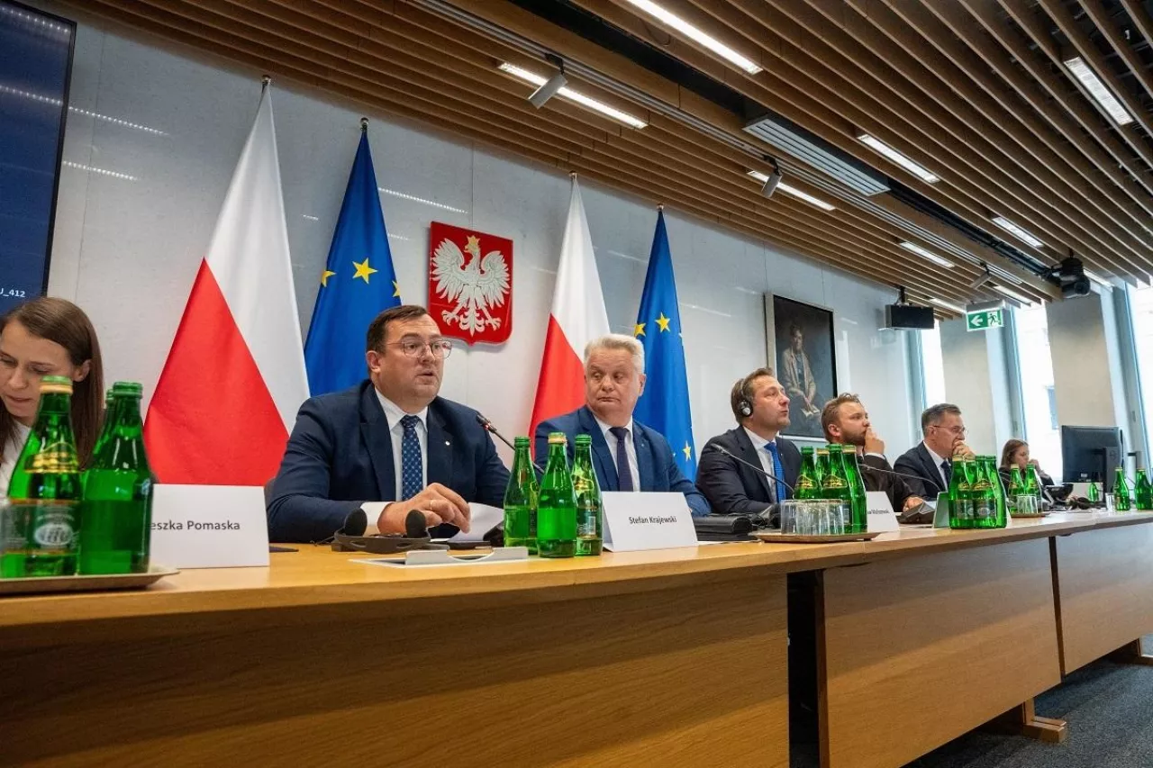 Christophe Hansen wystąpił 18 czerwca 2026 r. na wspólnym posiedzeniu sejmowej Komisji Rolnictwa i Rozwoju Wsi oraz Komisji do Spraw Unii Europejskiej.