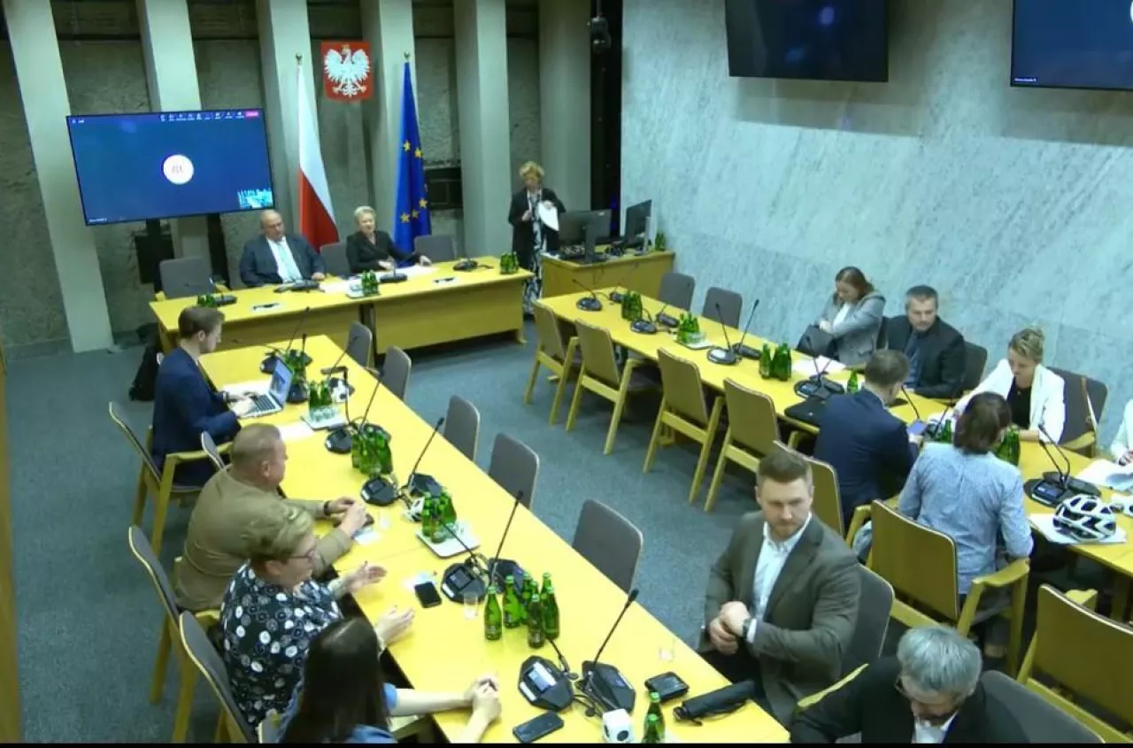 Protesty przeciwko oborze i suszarni. Rolnicy: wieś stanie się skansenem