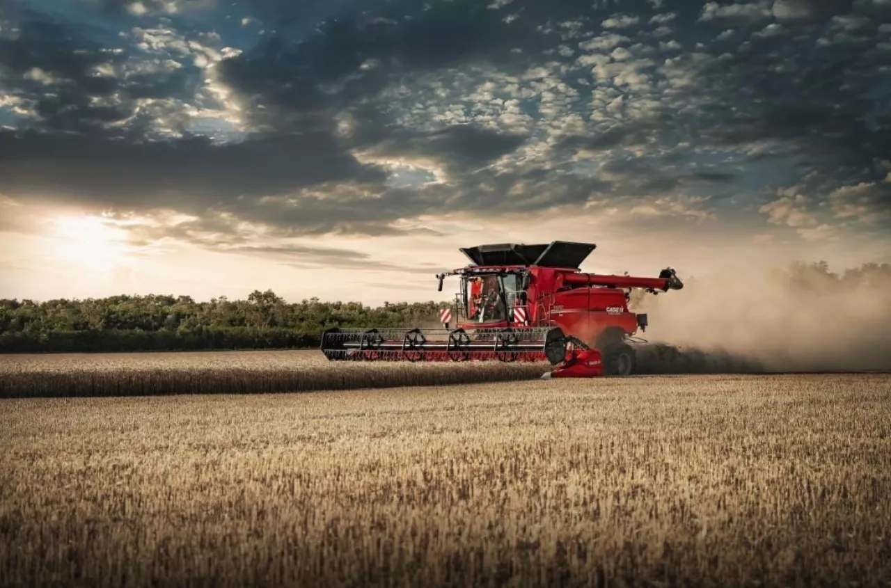 Case IH odświeża kombajny Axial-Flow. Dwa ekrany, automatyka i mniej przestojów