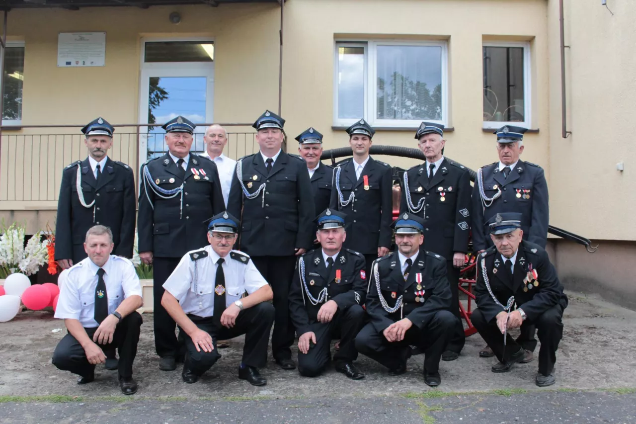 Od góry, od lewej: Marek Jaryś, Zenon Agaciak, Andrzej Baran, Rafał Bukowski, Mirosław Faust, Marcin Faust, Andrzej Milka, Jerzy Spychała; u dołu od lewej: Adam Wójcik, Tadeusz Ciebielski, Sławomir Szczechowiak, Julian Stromczyński i Bronisław Bukowski
