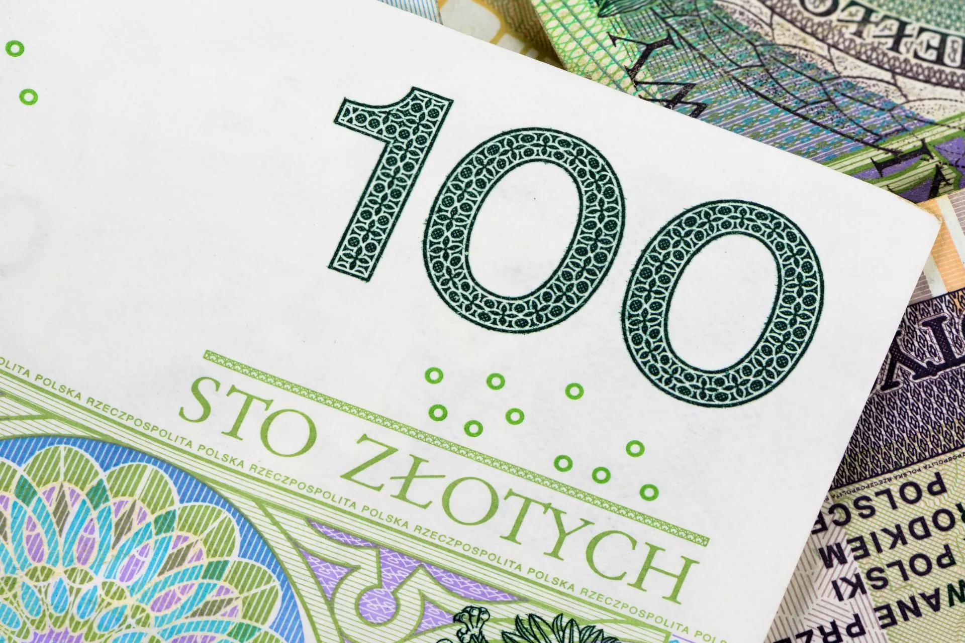 Rolnik chce przekazać synowi 80 tys. zł. Czy trzeba zapłacić podatek?