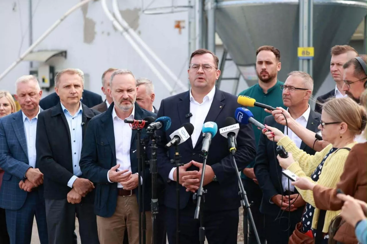 Minister przyspiesza wypłatę dopłat. Padł nowy termin zaliczek