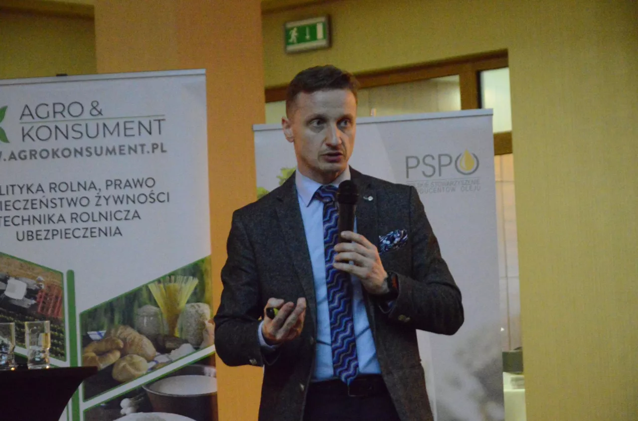 Brakuje polskiego rzepaku. Branża wskazuje rozwiązanie, które niepokoi rolników