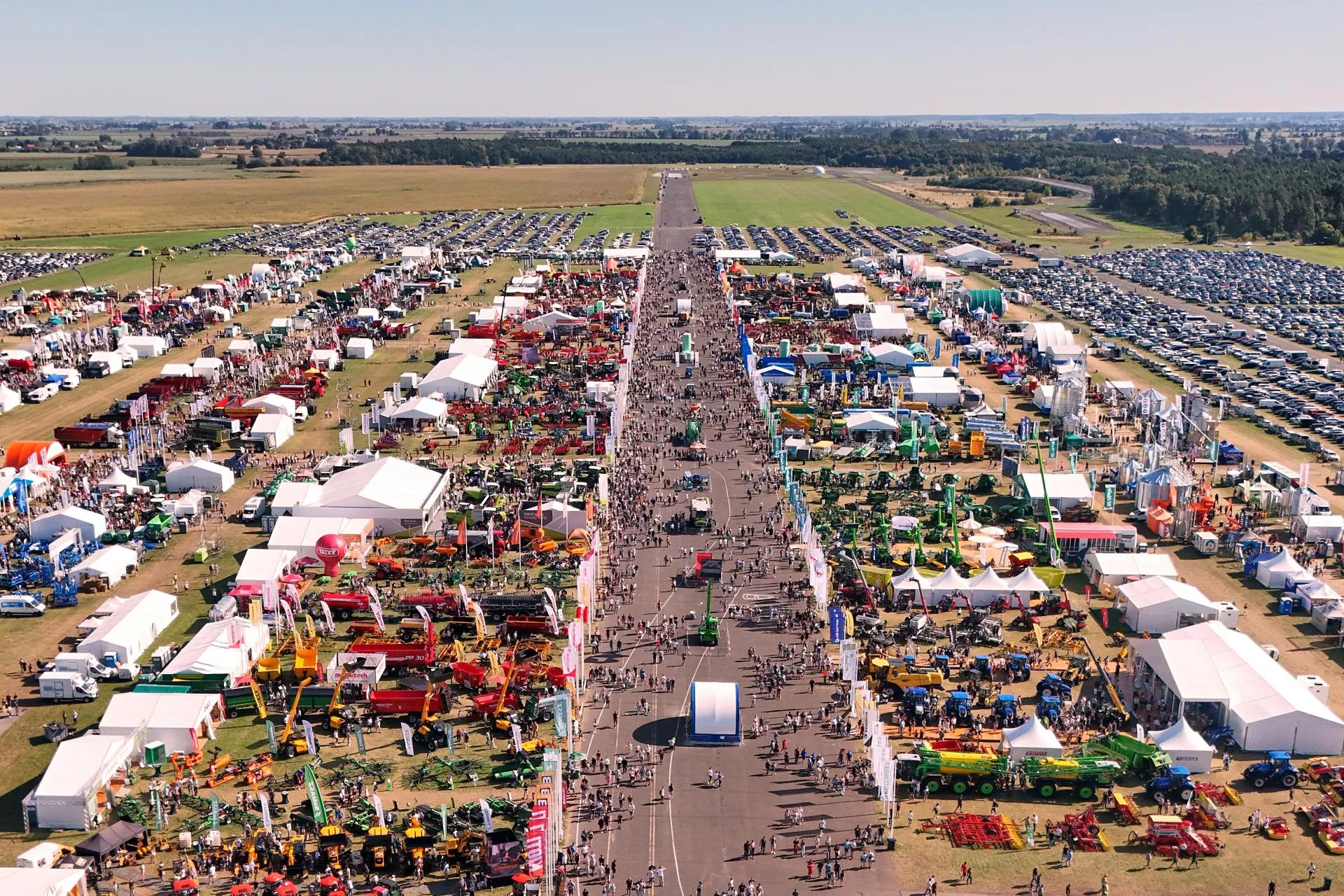 AGRO SHOW 2026. Opryskiwacze i ładowarki ruszą w pole. Znamy program pokazów