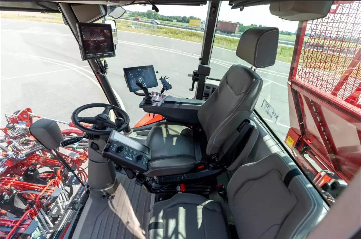 Rolnik wiózł pasażera w ciągniku. W żniwa stracił prawo jazdy na 3 miesiące