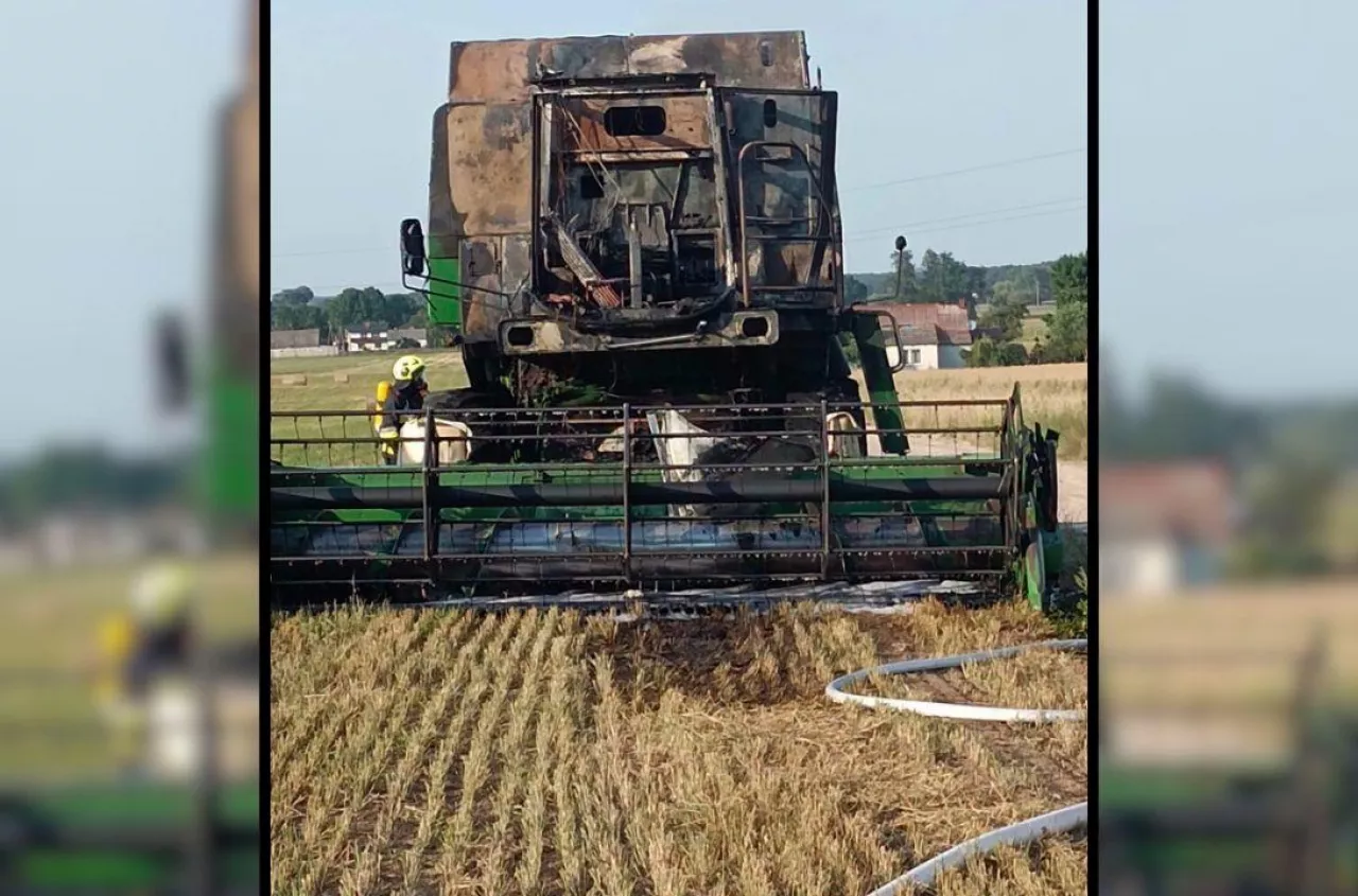 Żniwa brutalnie przerwane. Podczas pracy spalił się kombajn