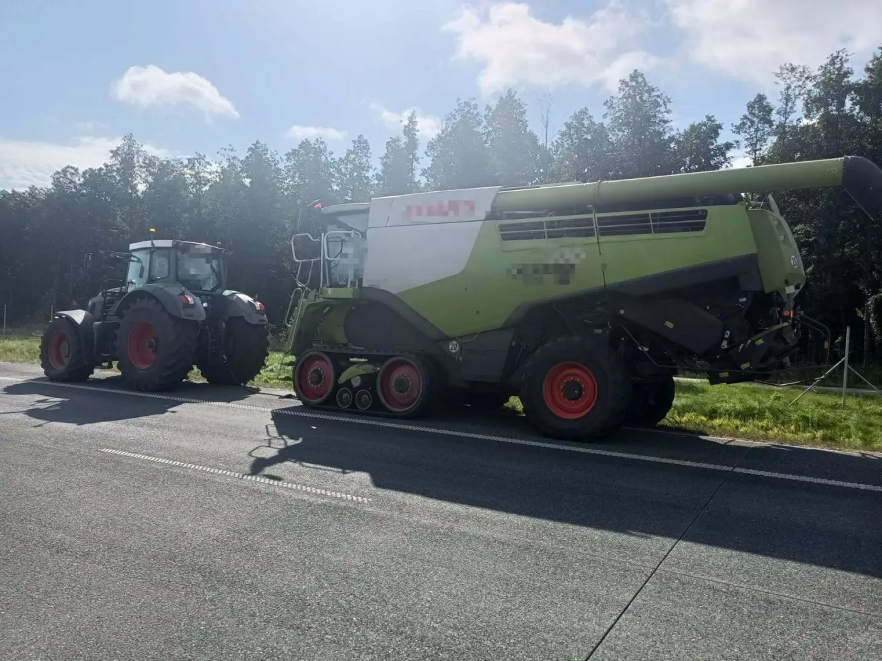 Rolnicy pomylili zjazd, ale policja ich nie oszczędziła - każdy dostał mandat