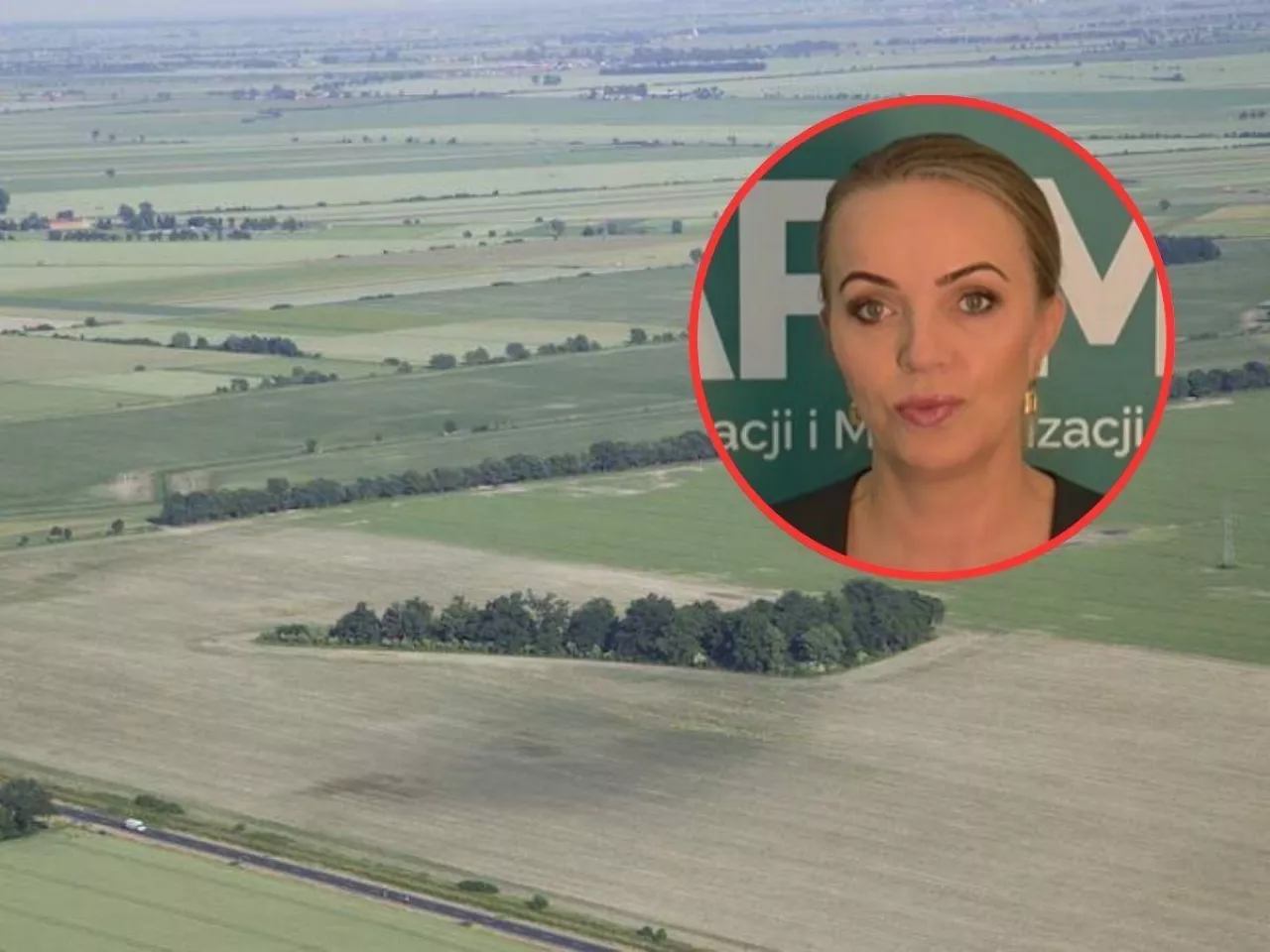 grunty rolne z lotu ptaka, w kółku twarz A. Koniecko zastępcy dyrektora Podlaskiego Oddziału Regionalnego ARiMR