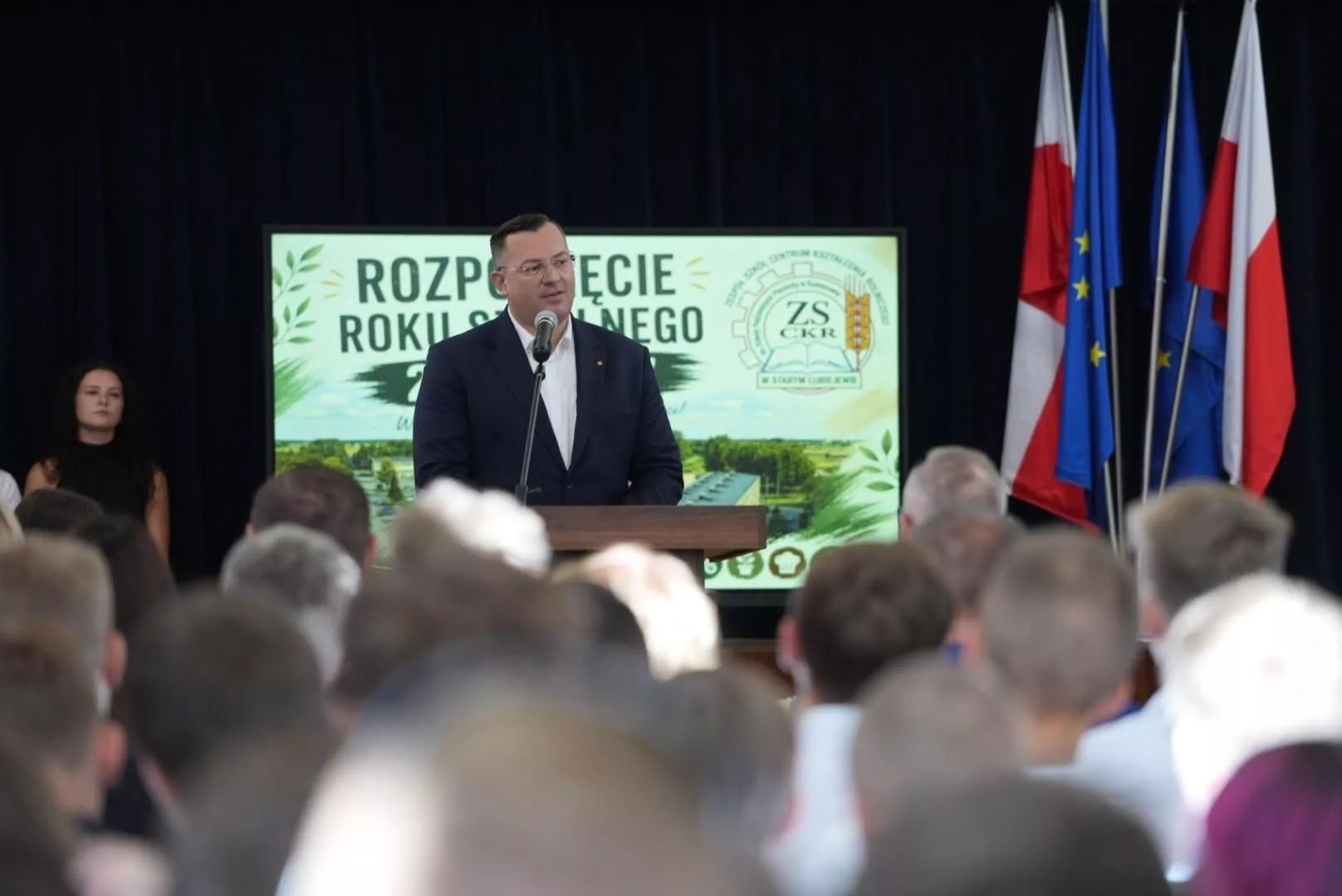 Nawet 800 zł miesięcznie dla młodzieży ze wsi. Ministerstwo szykuje nowe stypendia