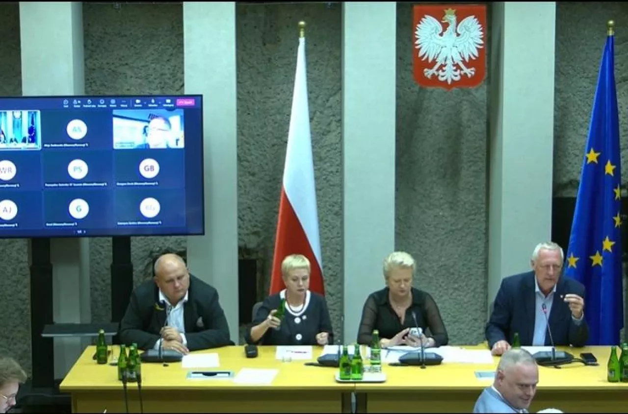 Tysiące stodół i obór mogą uniknąć rozbiórki. Padła konkretna granica: 10 lat