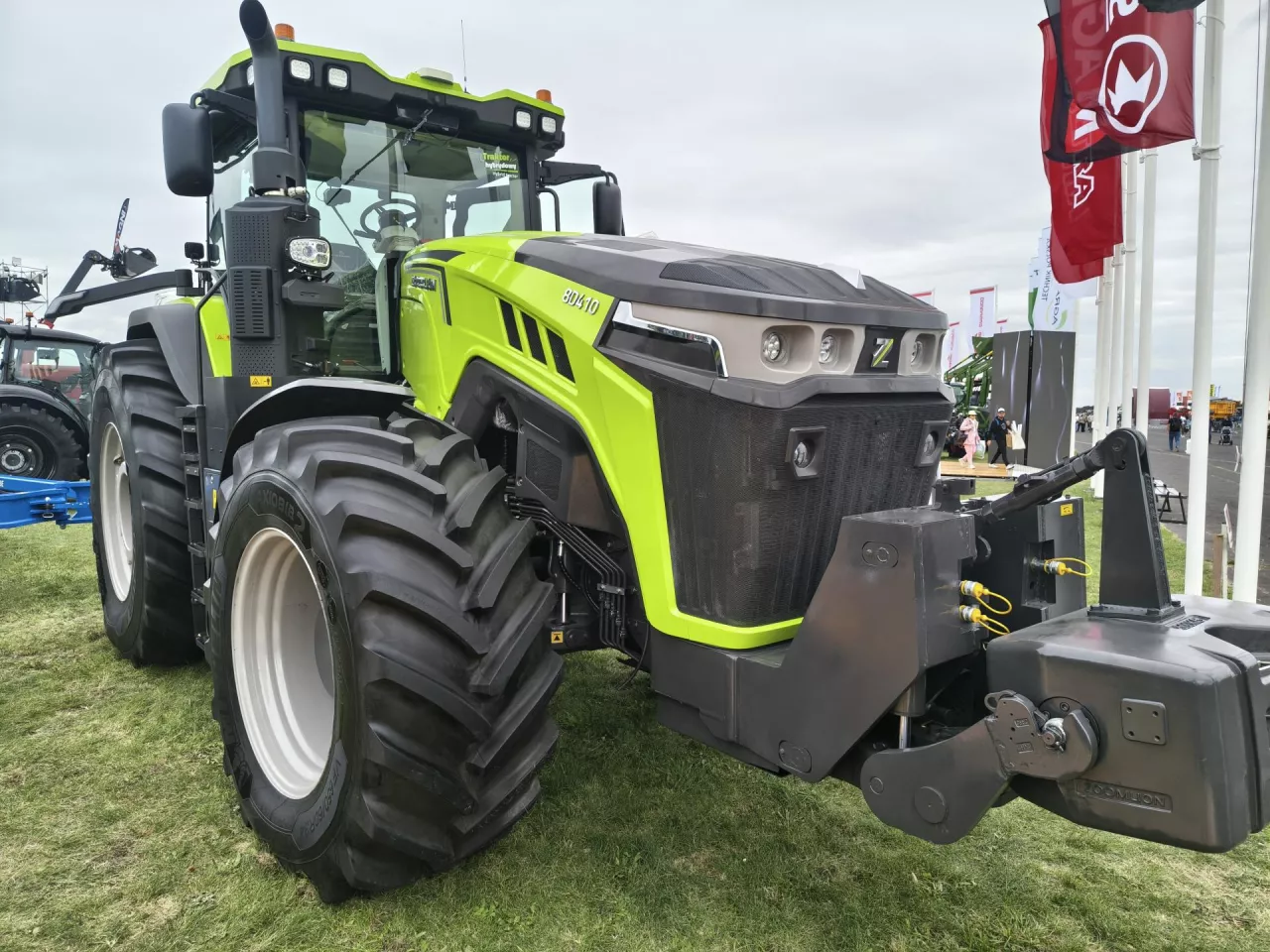 chiński ciągnik 410 KM na Agro Show