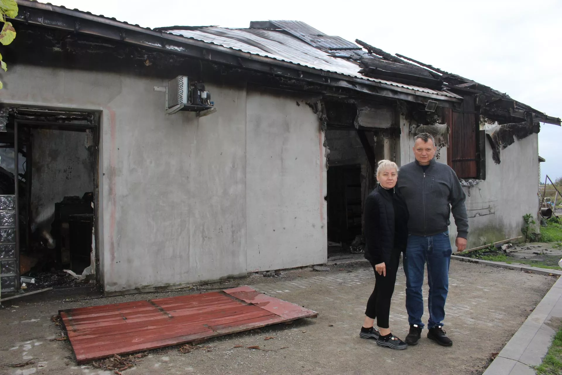 Zamiast sprzedawać 1200 świń do skupu, zbudował własną wędzarnię. Jeden wieczór zniszczył lata pracy