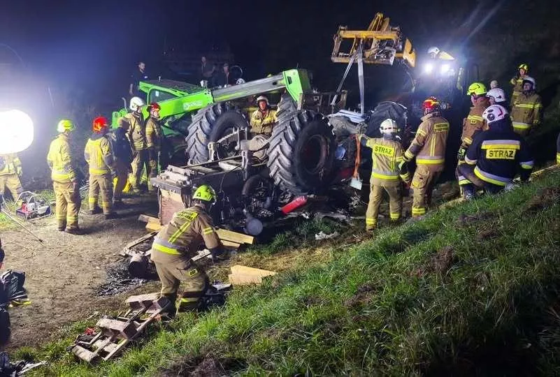 Tragedia pod Chełmnem. Ciągnik runął z wału. Nie żyją 17- i 13-latek