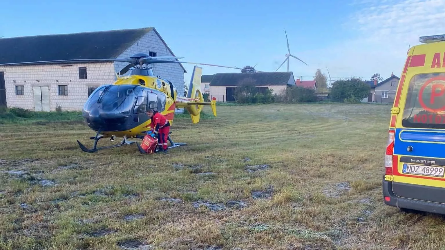 Atak byka na rolnika. Po poszkodowanego przyleciał helikopter LPR