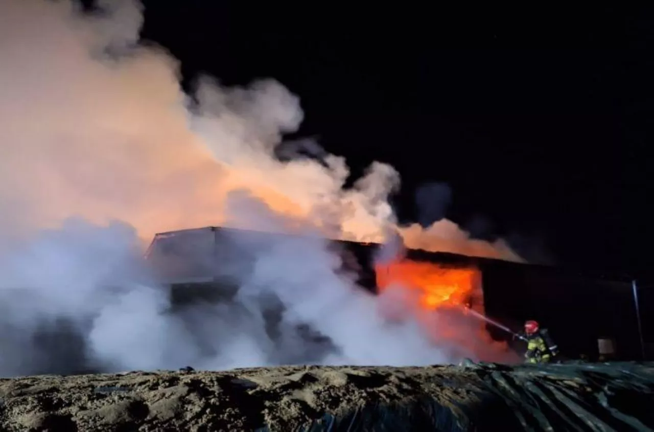 W jedną noc ogień zabrał mu wszystko. Ruszyła zbiórka dla rolnika z Klarynowa