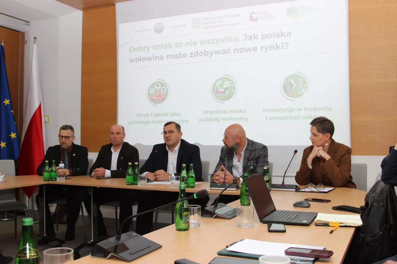 Śniadanie prasowe 29 października w gmachu MRiRW pod hasłem: Dobry smak to nie wszystko. Jak polska wołowina może zdobywać nowe rynki?